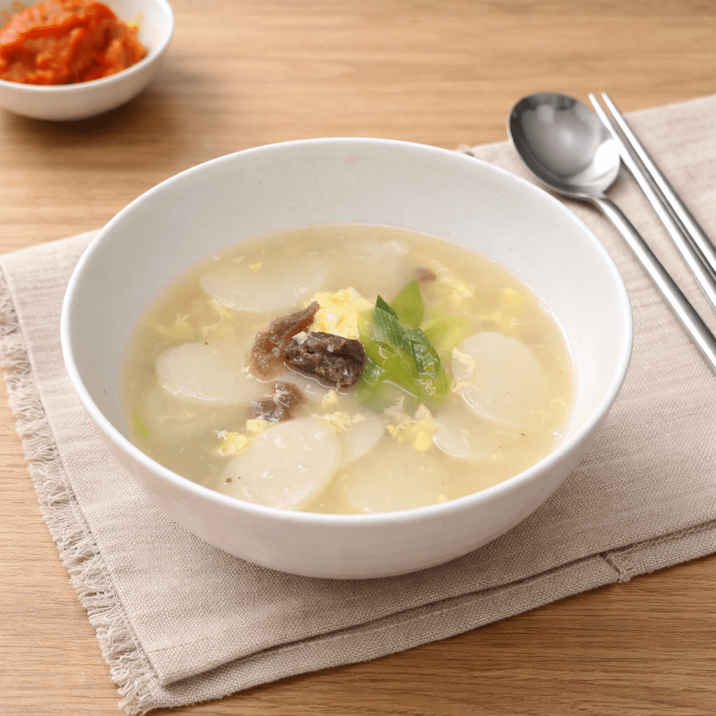소고기 떡국 레시피 | 담백하고 깊은 국물, 집에서 쉽게 완성